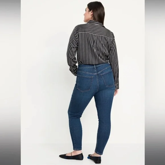 Old Navy Extra High Waisted Rockstar 360 Degree Stretch Super Skinny Jeans - Picture 2 of 5